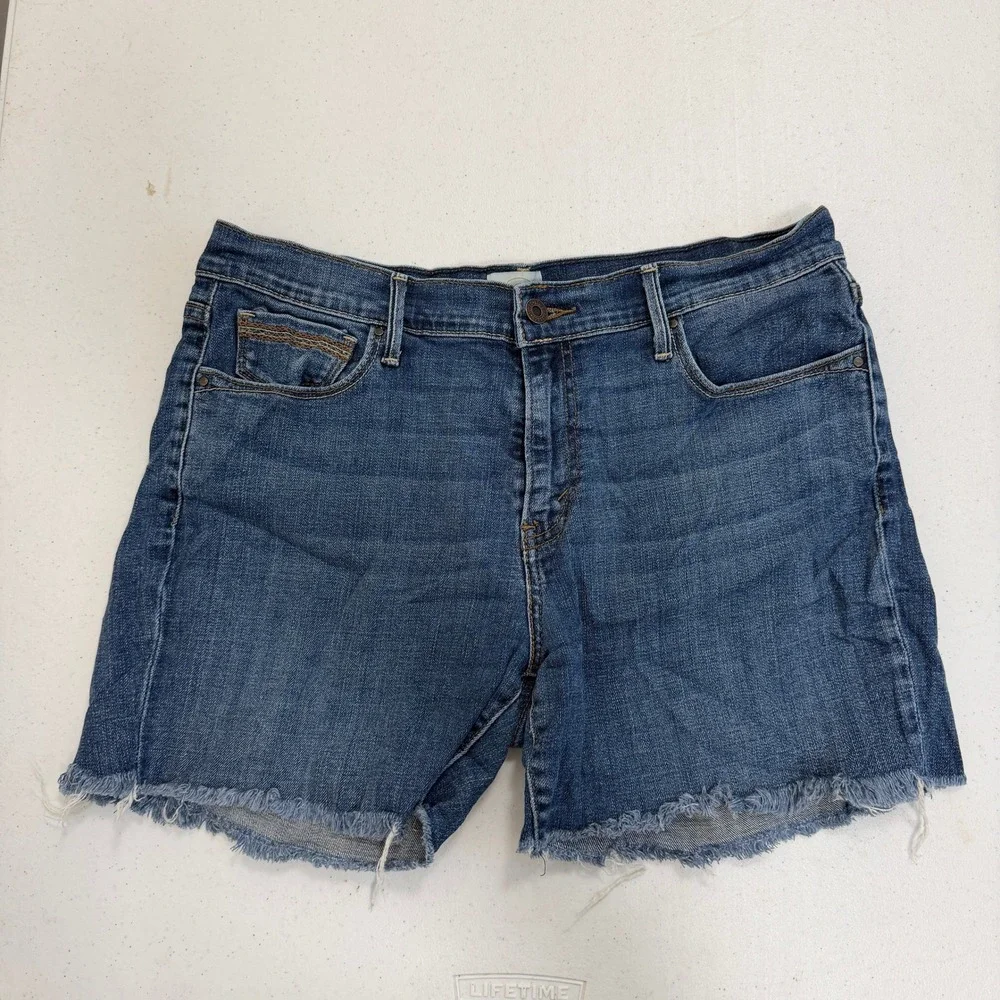 Levis 515 Capri Denim Shorts Womens 12 Medium Wash Blue Raw Hem Cut Off 5889